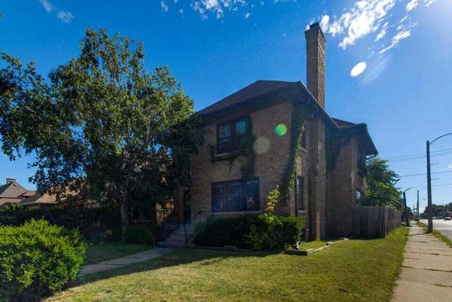 2704 N 46th STREET, Milwaukee, WI 53210