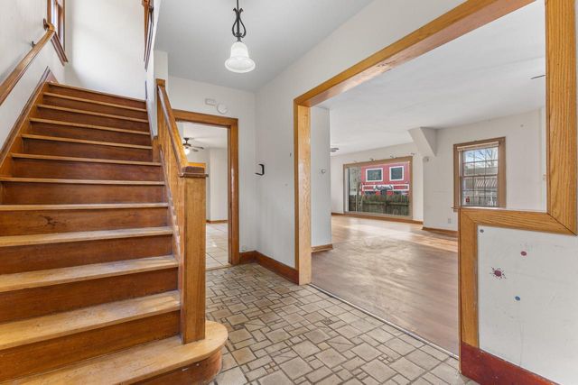 2704 N 46th STREET, Milwaukee, WI 53210