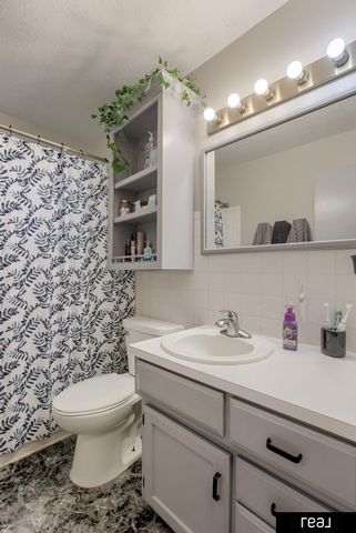 10913 Jones Street, Omaha, NE 68154