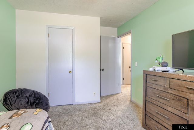 10913 Jones Street, Omaha, NE 68154