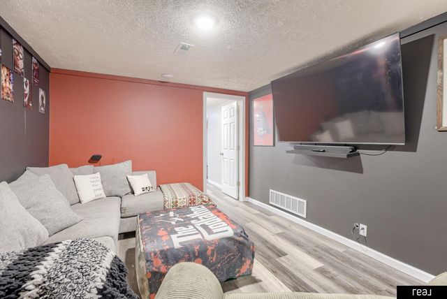 10913 Jones Street, Omaha, NE 68154