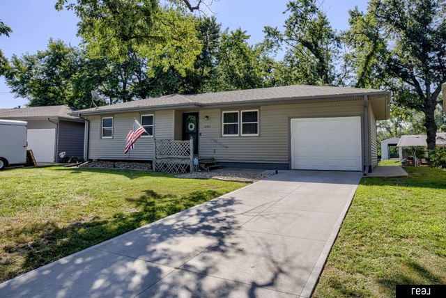 10913 Jones Street, Omaha, NE 68154