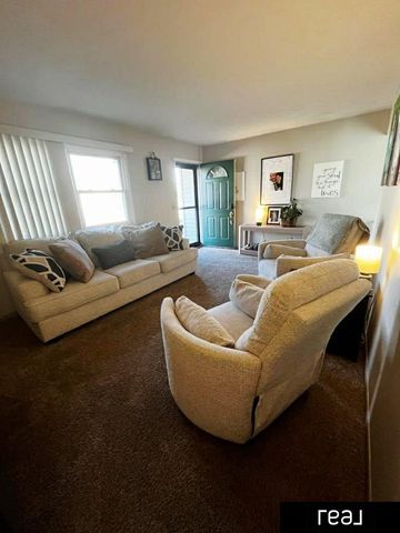 10913 Jones Street, Omaha, NE 68154