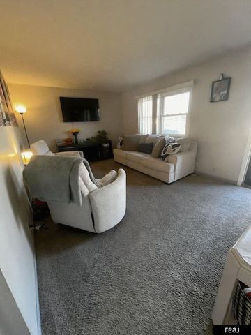 10913 Jones Street, Omaha, NE 68154