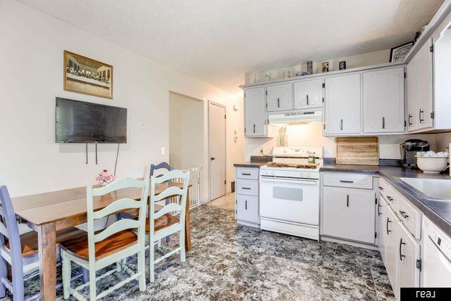 10913 Jones Street, Omaha, NE 68154