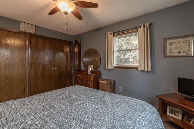 35425 Shakpays Cove Road, Kasota, MN 56050