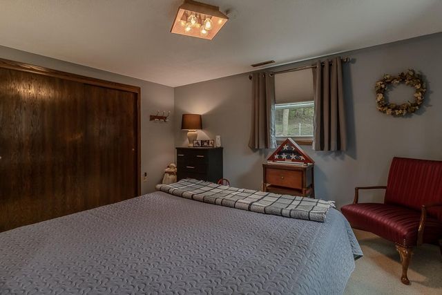 35425 Shakpays Cove Road, Kasota, MN 56050