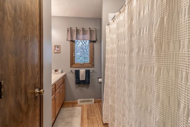 35425 Shakpays Cove Road, Kasota, MN 56050