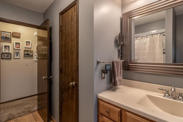 35425 Shakpays Cove Road, Kasota, MN 56050