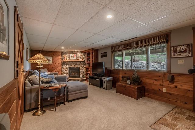 35425 Shakpays Cove Road, Kasota, MN 56050