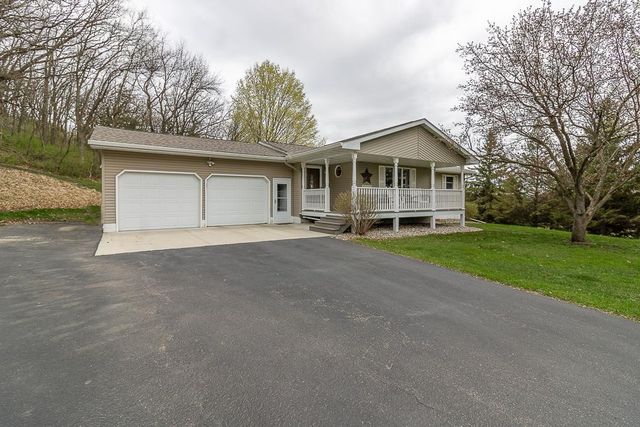 35425 Shakpays Cove Road, Kasota, MN 56050