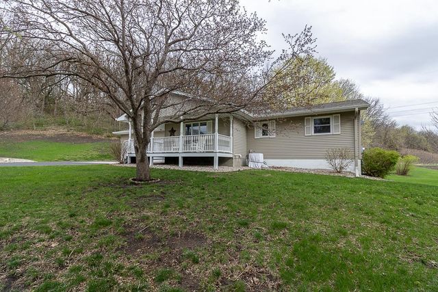 35425 Shakpays Cove Road, Kasota, MN 56050