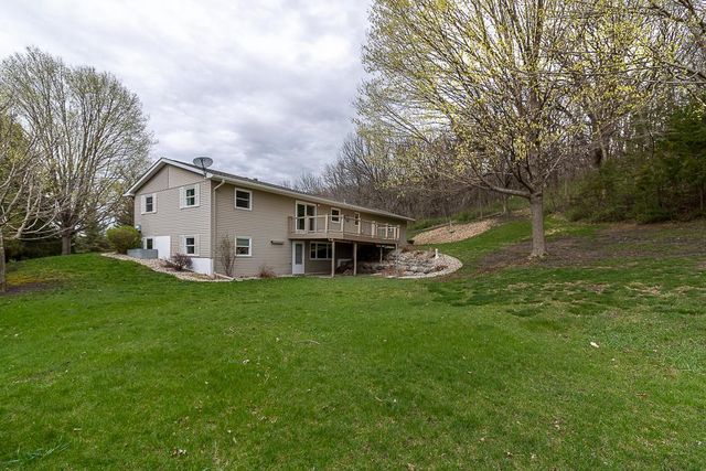 35425 Shakpays Cove Road, Kasota, MN 56050