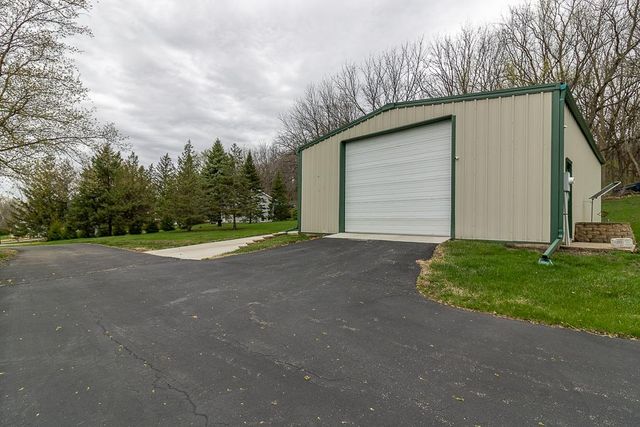 35425 Shakpays Cove Road, Kasota, MN 56050