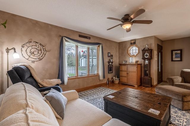35425 Shakpays Cove Road, Kasota, MN 56050