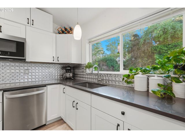 11165 Ne HURLEYS Ln, Newberg, OR 97132