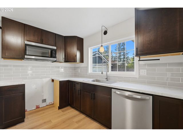 11165 Ne HURLEYS Ln, Newberg, OR 97132
