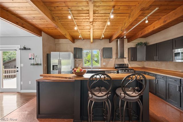 13014 Manor Drive, Chardon, OH 44024