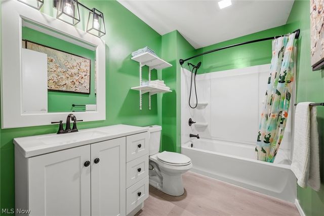 13014 Manor Drive, Chardon, OH 44024