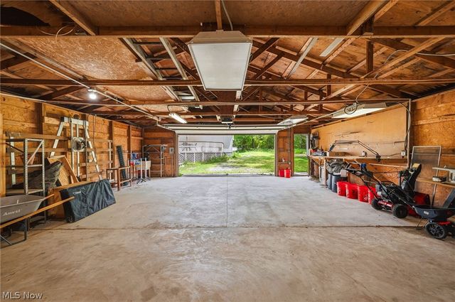 13014 Manor Drive, Chardon, OH 44024