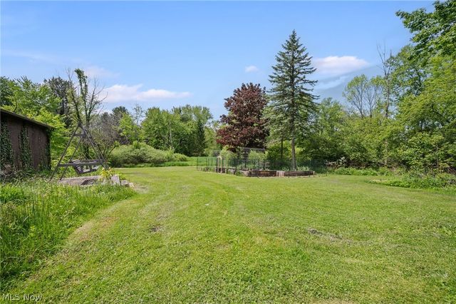 13014 Manor Drive, Chardon, OH 44024
