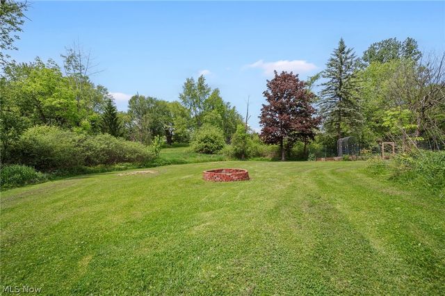 13014 Manor Drive, Chardon, OH 44024
