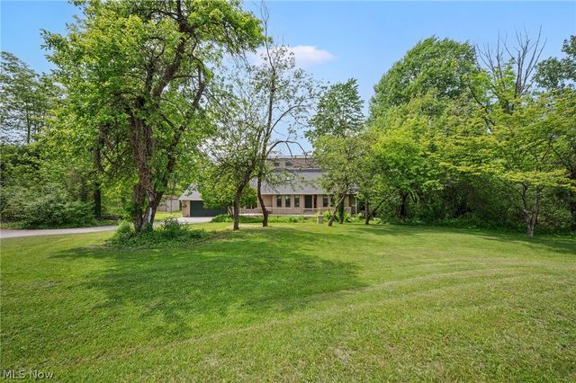 13014 Manor Drive, Chardon, OH 44024