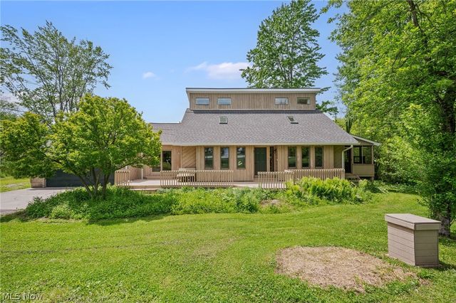 13014 Manor Drive, Chardon, OH 44024