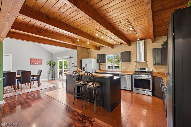 13014 Manor Drive, Chardon, OH 44024