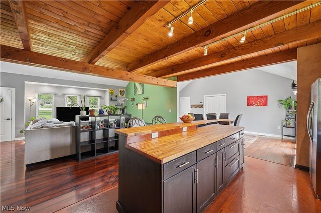 13014 Manor Drive, Chardon, OH 44024