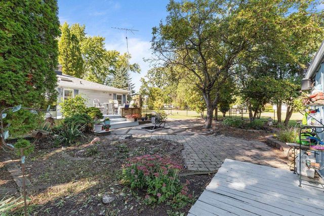 4620 COUNTY ROAD T, Oshkosh, WI 54904