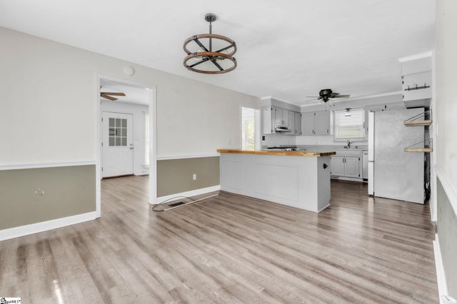 4921 S Pine Street, Spartanburg, SC 29302