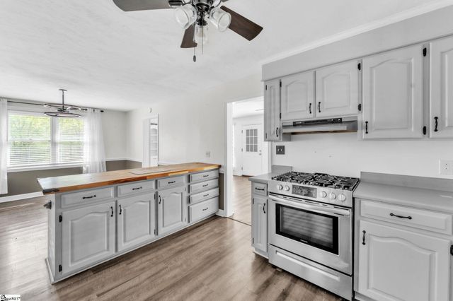 4921 S Pine Street, Spartanburg, SC 29302