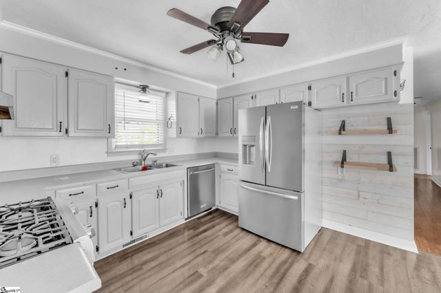 4921 S Pine Street, Spartanburg, SC 29302