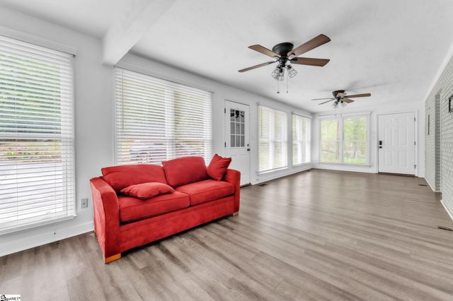 4921 S Pine Street, Spartanburg, SC 29302