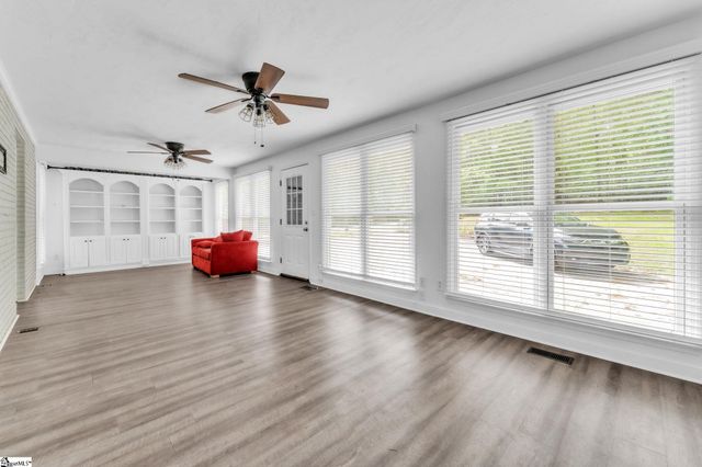 4921 S Pine Street, Spartanburg, SC 29302