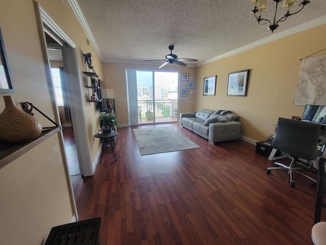 616 Clearwater Park Road 1207, West Palm Beach, FL 33401