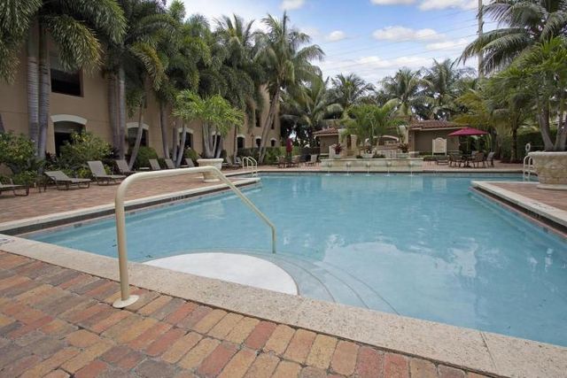 616 Clearwater Park Road 1207, West Palm Beach, FL 33401