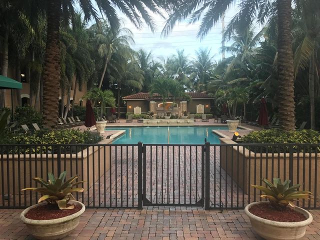 616 Clearwater Park Road 1207, West Palm Beach, FL 33401
