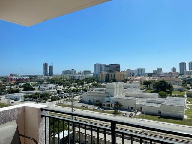 616 Clearwater Park Road 1207, West Palm Beach, FL 33401
