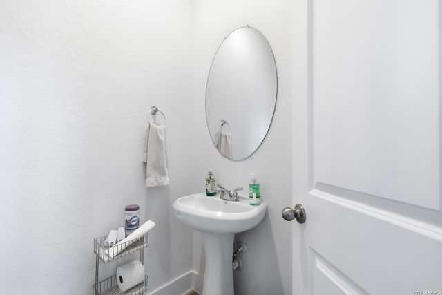3716 Isaac Dr, Seguin, TX 78155