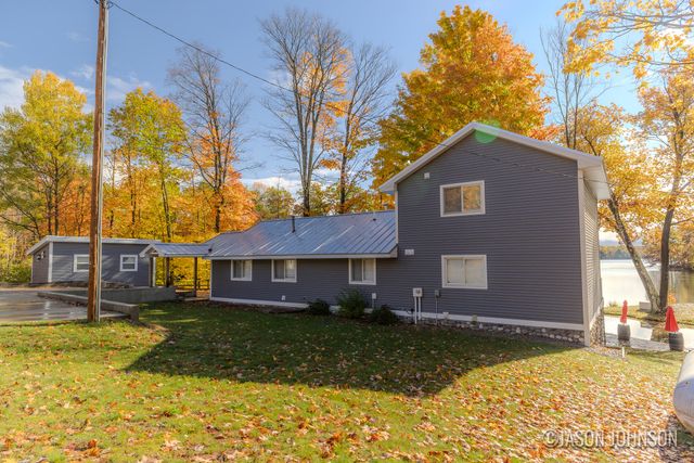 23941 Beers Road, Mesick, MI 49668