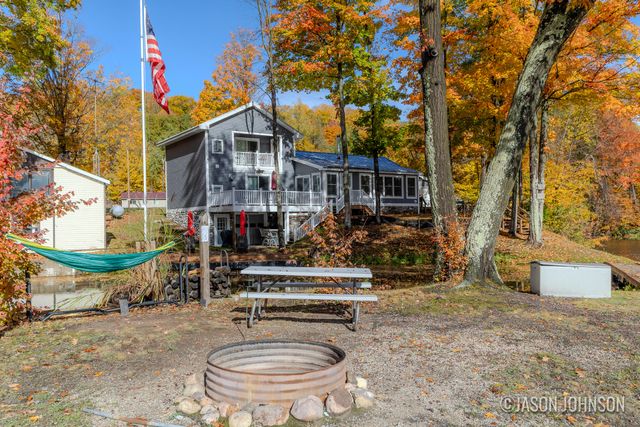 23941 Beers Road, Mesick, MI 49668