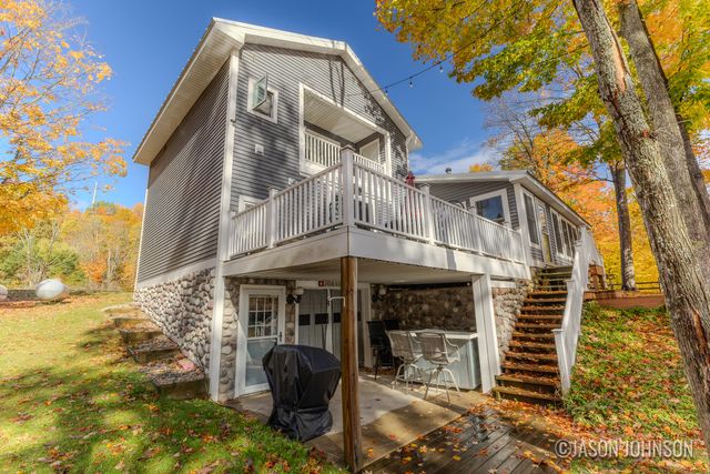 23941 Beers Road, Mesick, MI 49668