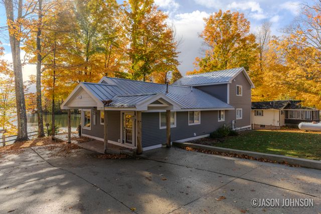 23941 Beers Road, Mesick, MI 49668