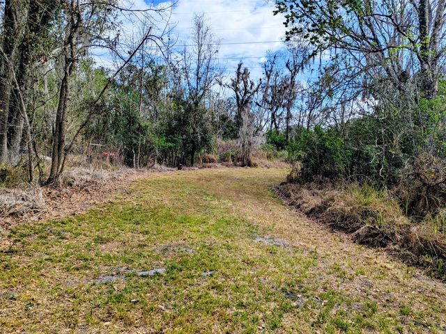 1142 DOC COIL ROAD, Bowling Green, FL 33834