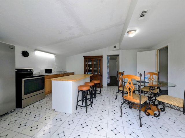 1142 DOC COIL ROAD, Bowling Green, FL 33834