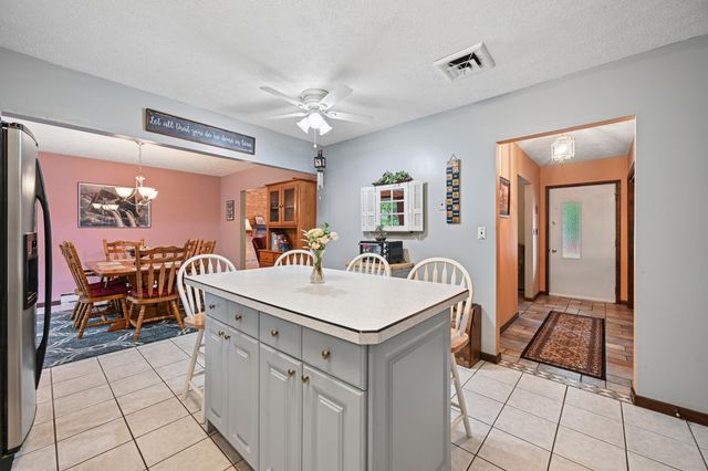 223 Surfwood Drive, Florence, KY 41042
