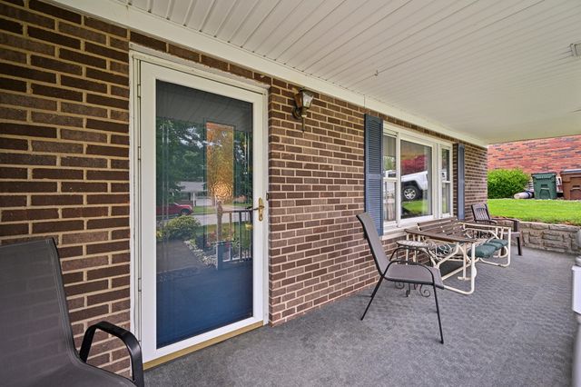 223 Surfwood Drive, Florence, KY 41042