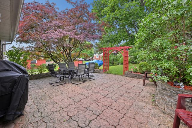 223 Surfwood Drive, Florence, KY 41042